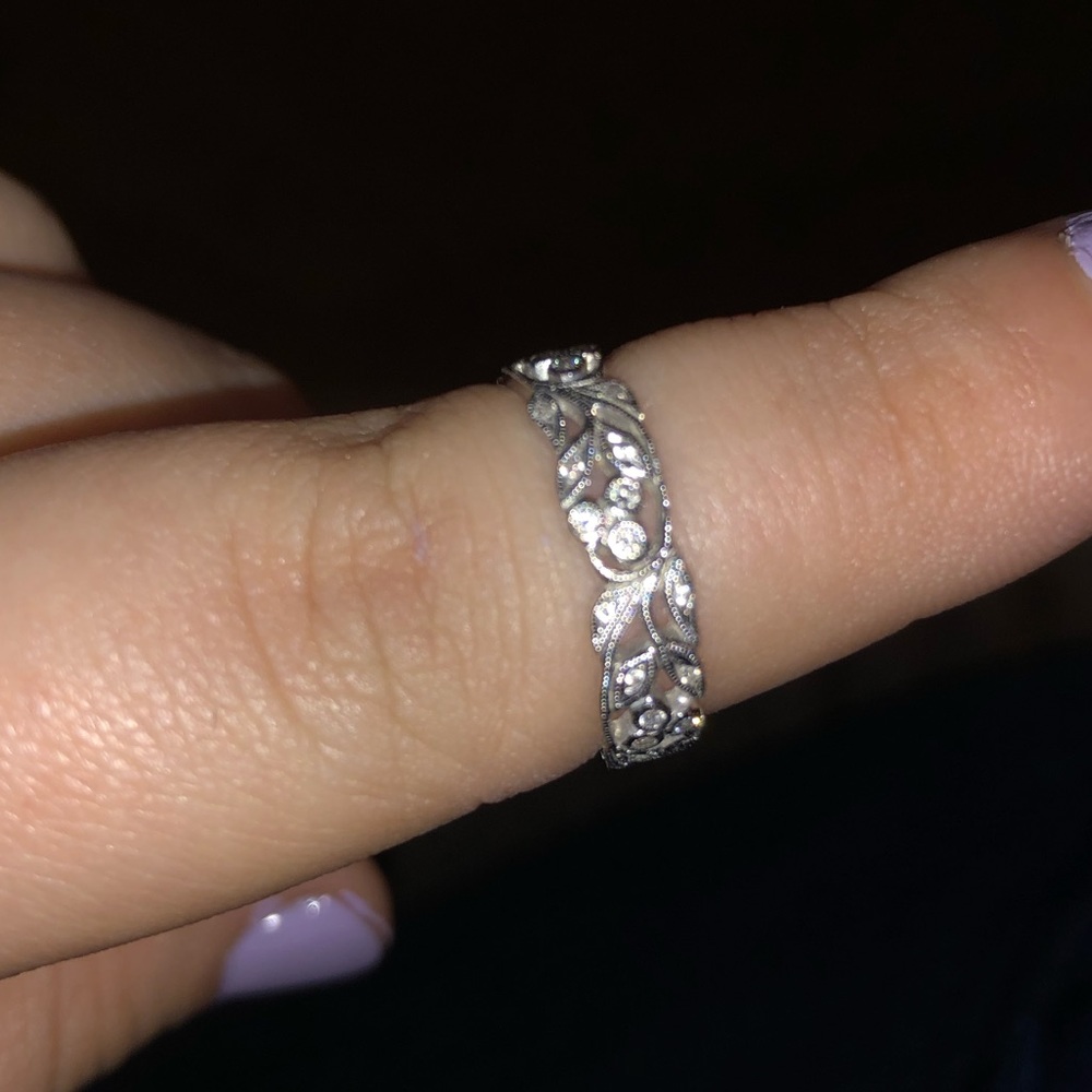 Cute real 14k white gold and real diamond ring